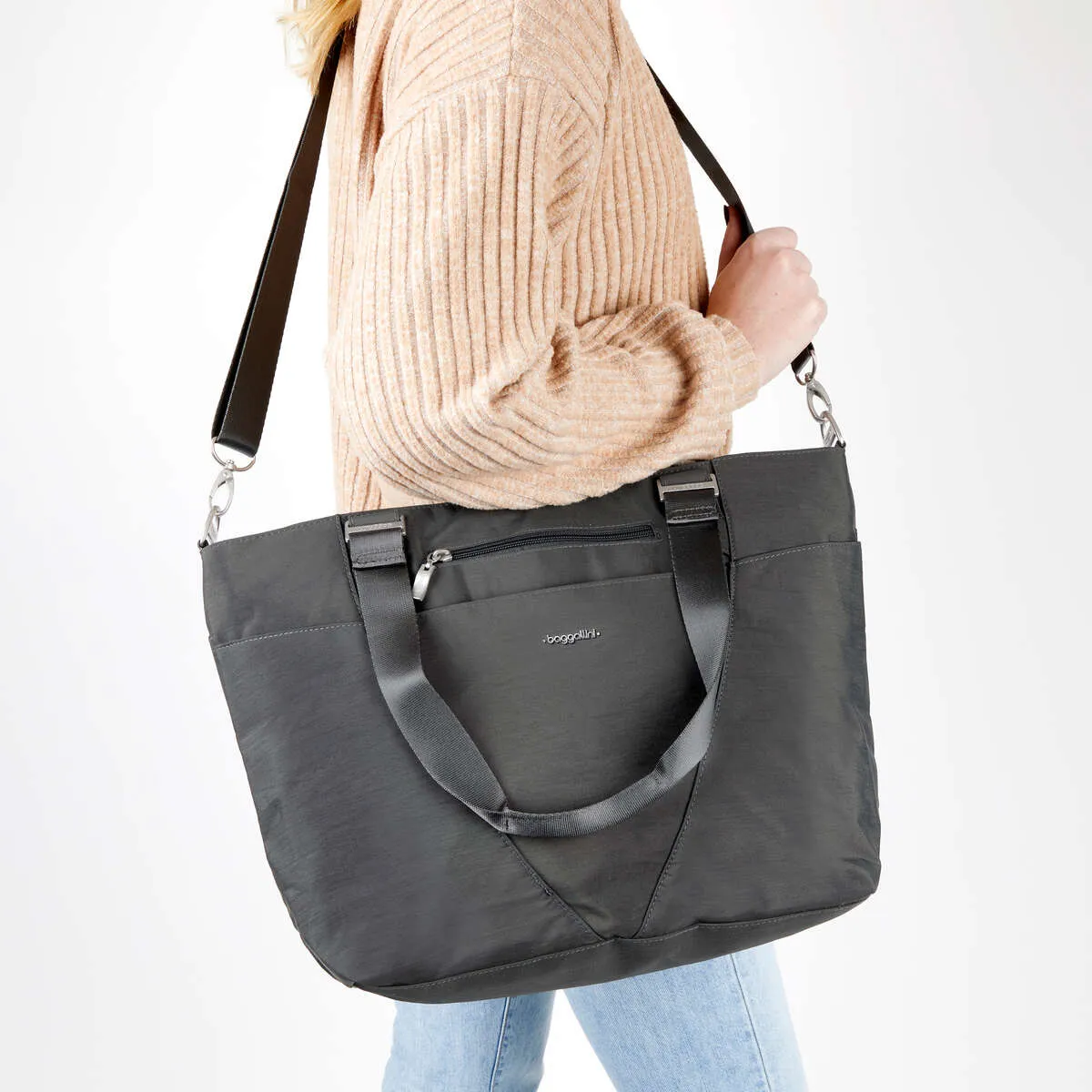 Baggallini Avenue Tote