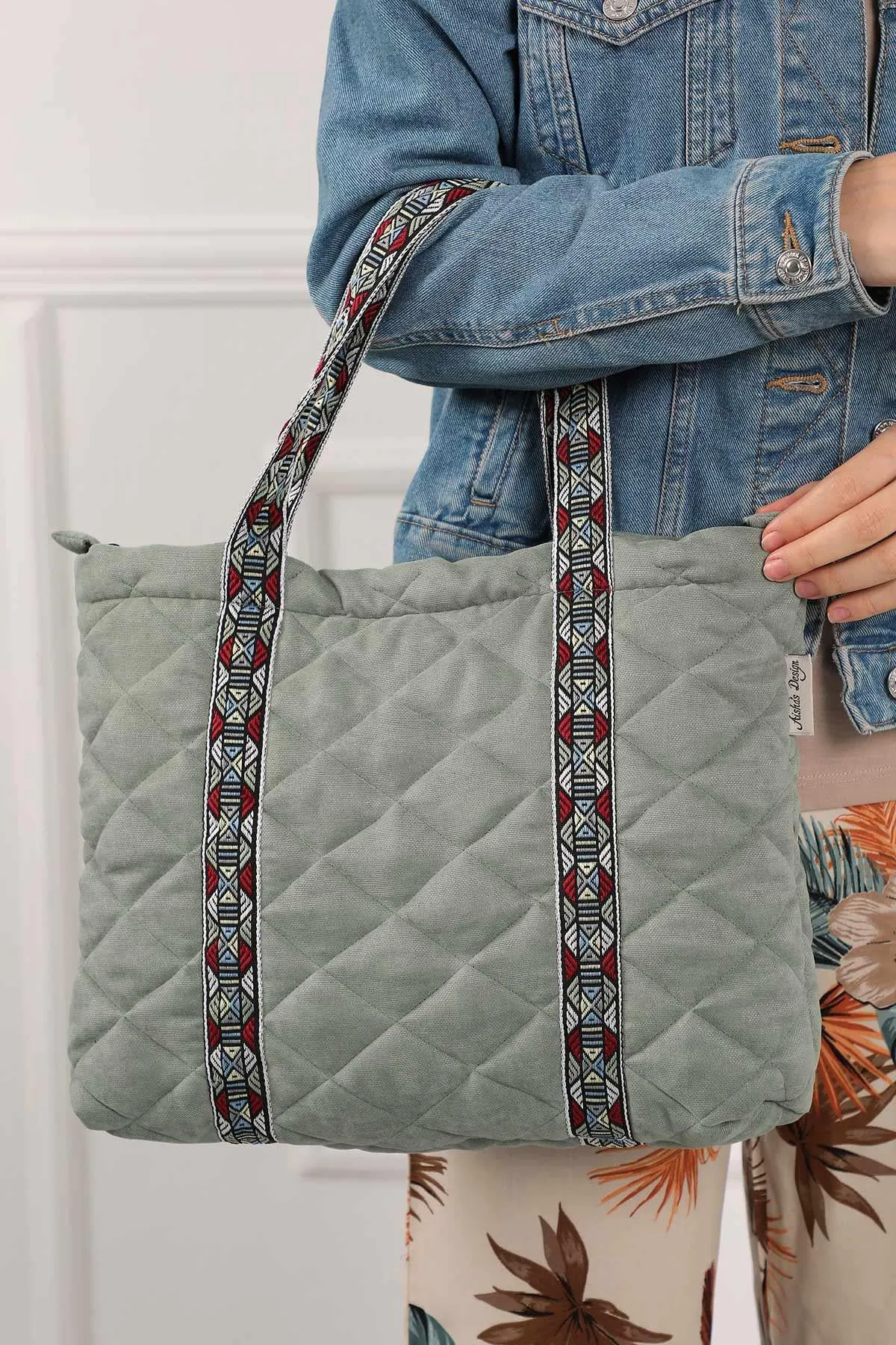 Quilted Polyester Knit Fabric Stylish Handbag with Beautiful Accessory for Women,CK-29
