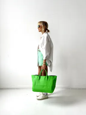 Sale in the Medium Classic Tote